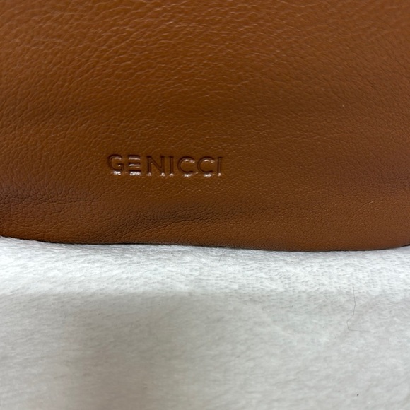 NWOT Genicci Brown Leather Hobo Bag with Adjustable Strap can be back backpack - Picture 2 of 12